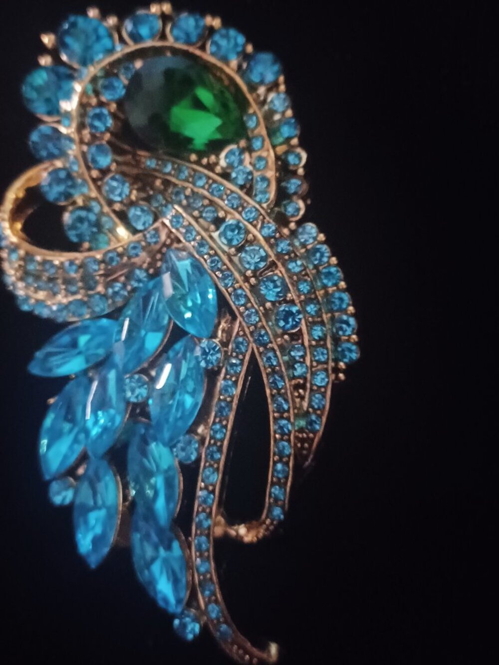 NWOT Stunning Four Inch Rhinestone Brooch